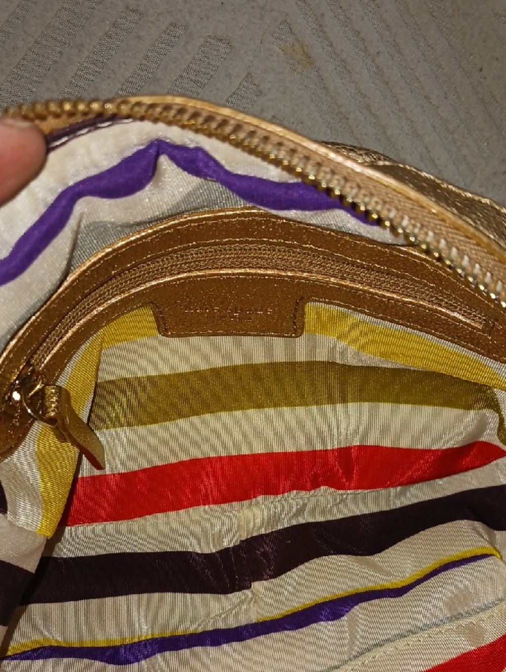 Kate Spade Gold Metallic Refined Grain Leather Crossbody Bag - Picture 4 of 6